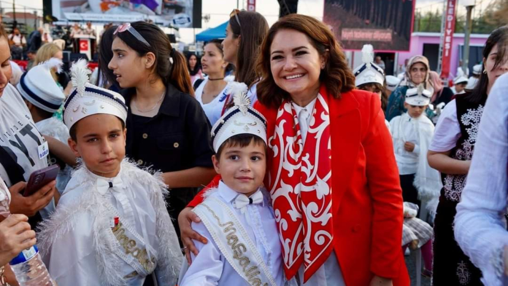 ERGENE BELEDİYE BAŞKANI MÜGE YILDIZ TOPAK’TAN TOPLU SÜNNET ŞÖLENİ