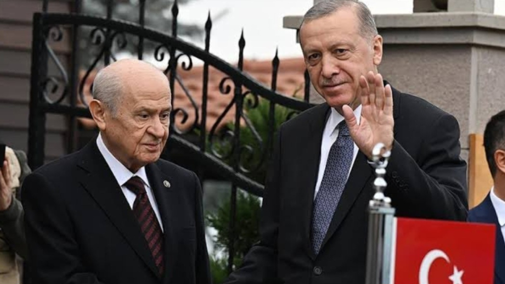 BAHÇELİ, AK PARTİ'YE GÖNÜL MÜ KOYDU ZANNEDİYORSUNUZ?